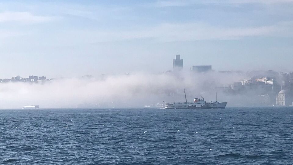 İstanbul'da sis duvarı!