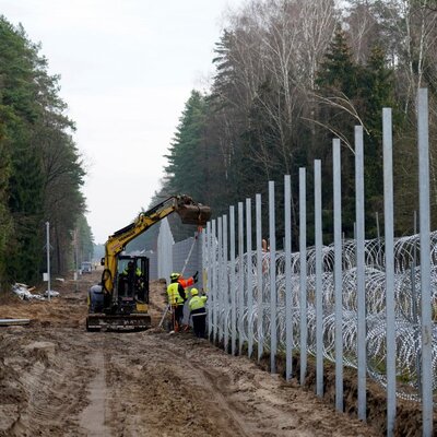 Litvanya Belarus sınırına çelik duvar örüyor