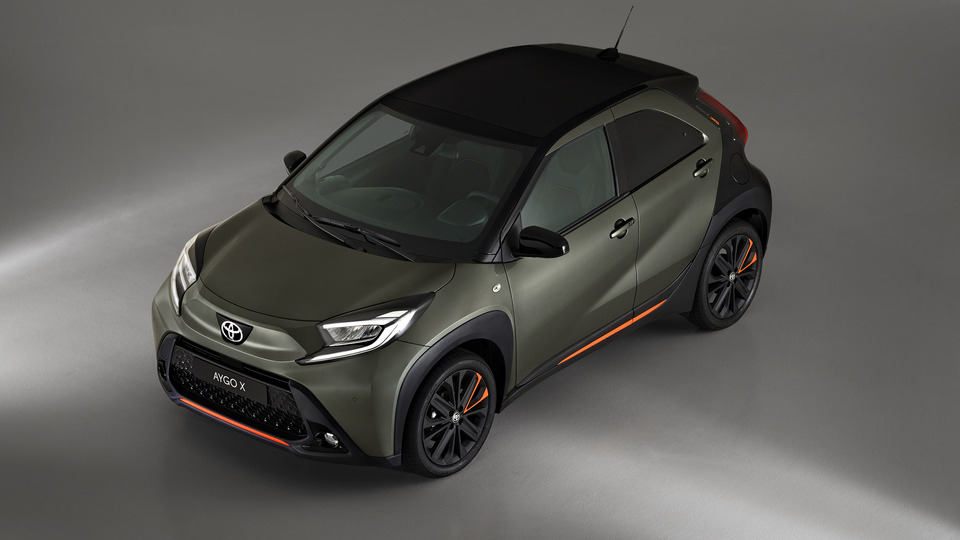 En küçük modeli yerden yükseldi!