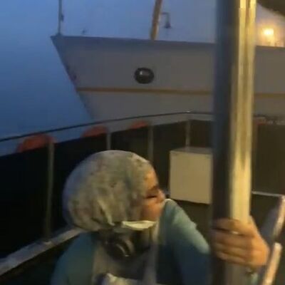 Yolcu teknesi ile vapur! Korkutan görüntü!