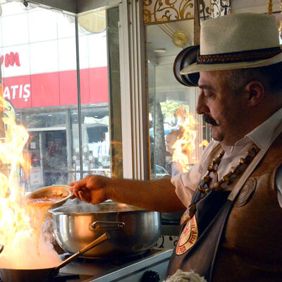 Onun için uçakla gelen bile var! Şehrin milli içeceği...