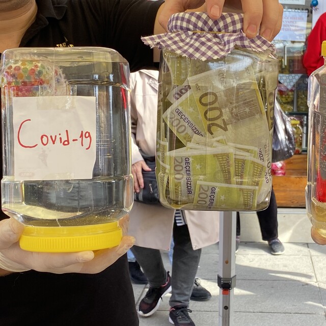 Covid-19'dan yengece… Onlarca çeşit turşu bu festivalde