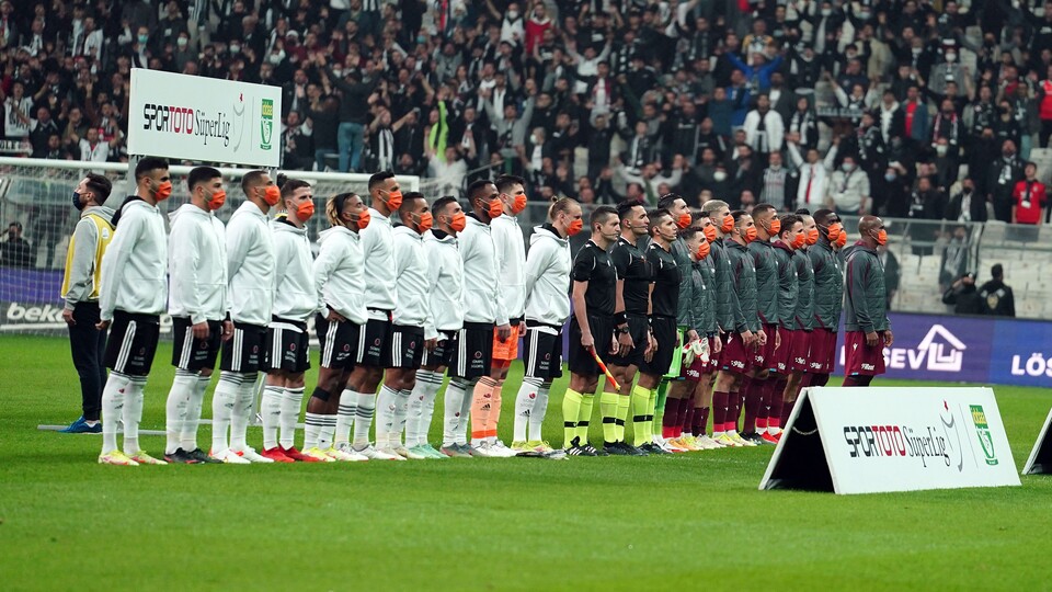 Dolmabahçe'de olay! Trabzonsporlu taraftarlar...