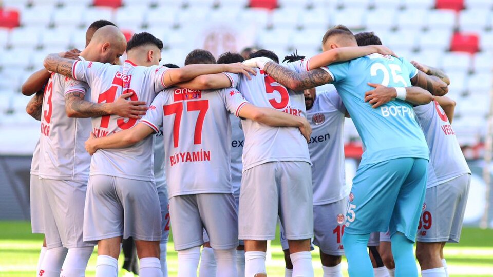 Antalya 3 puanı aldı