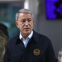 Bakan Akar ve komuta kademesi İran sınırında