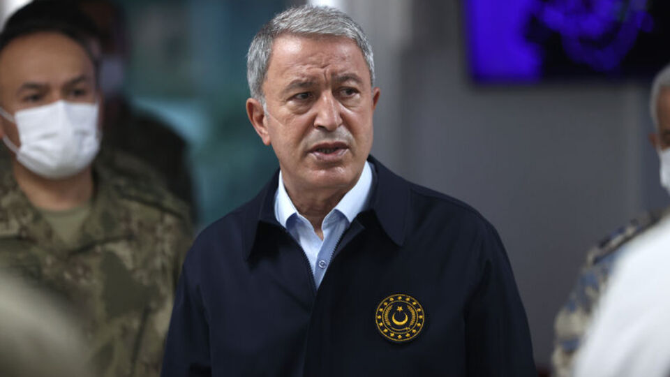 Bakan Akar ve komuta kademesi İran sınırında