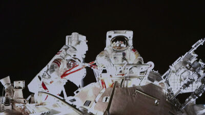 Çin'in taykonot ekibi uzay yürüyüşüne çıktı