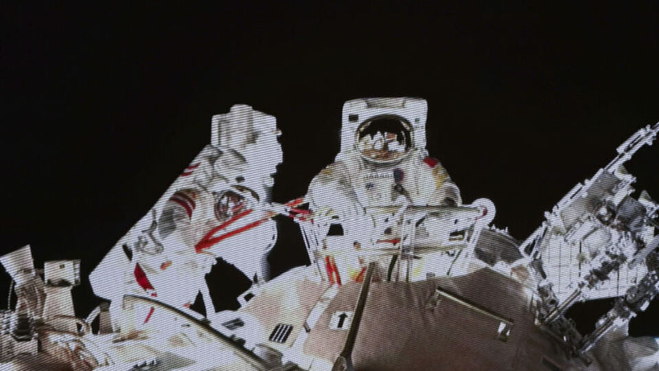 Çin'in taykonot ekibi uzay yürüyüşüne çıktı