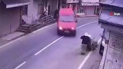 Evine odun götürüyordu! Dehşetin görüntüsü!