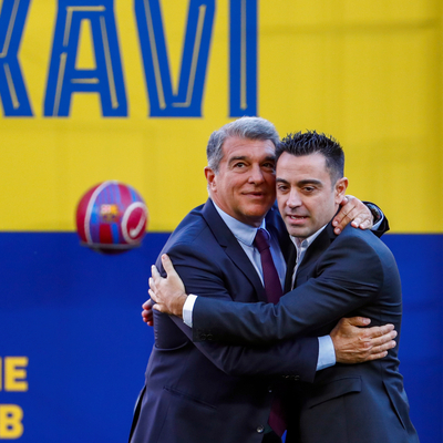 Barcelona'dan Xavi'ye görkemli tören