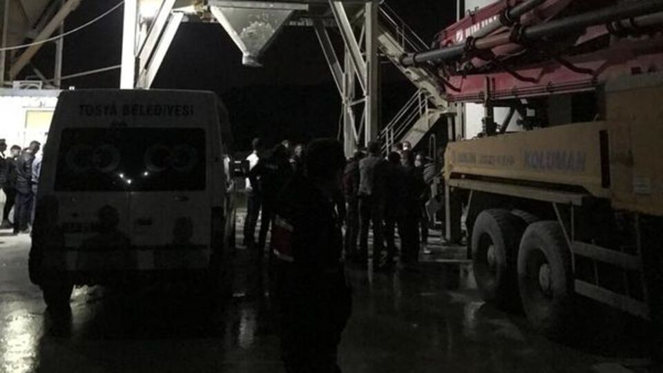 Taş kırma makinesinin içine düşen işçiden acı haber!