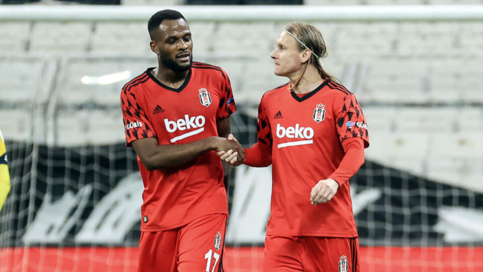 2 yıldızda kontrat çıkmazı!