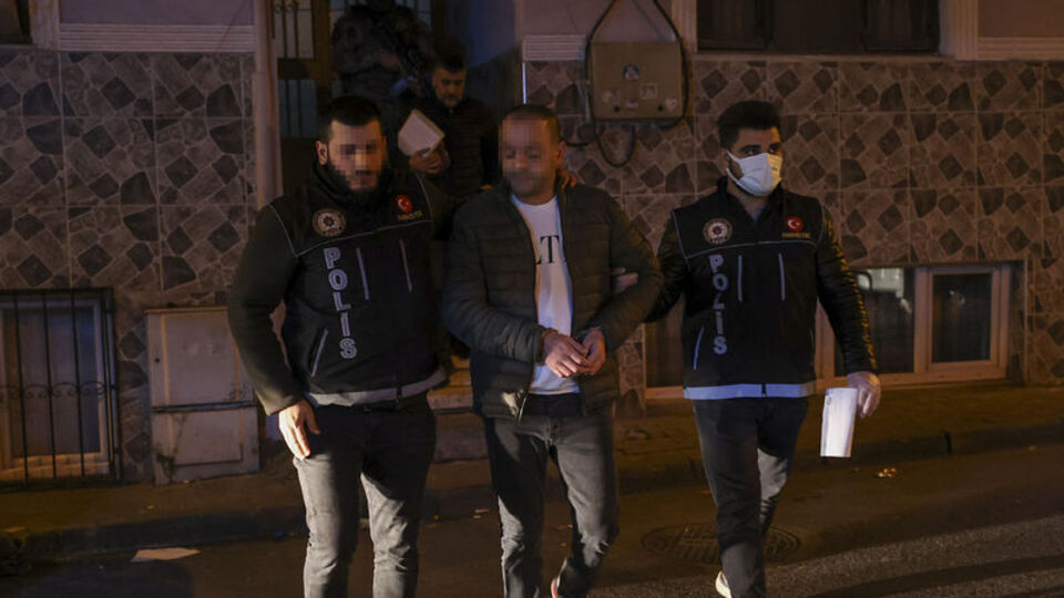 İstanbul'da 'torbacı' baskınları