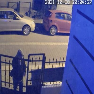 Hırsız girdiği evden anahtar alıp otomobili çaldı