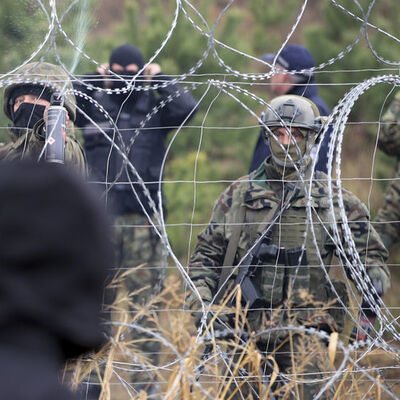 Belarus-Polonya sınırında gergin gün!