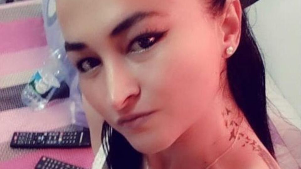 Genç kadın evinde vurulmuş olarak ölü bulundu