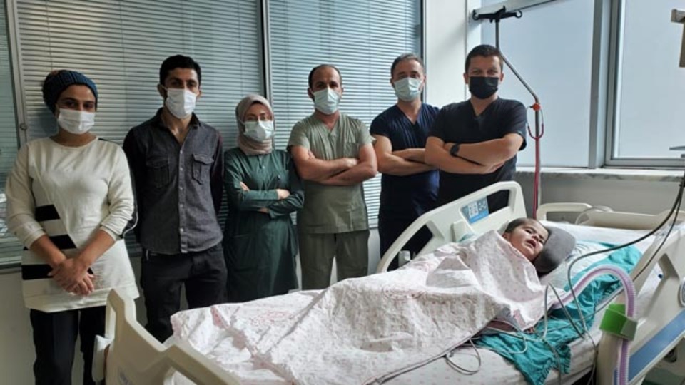 Yoğun bakımda 10 kez kalbi durmuştu! Yaşam mücadelesini kazandı