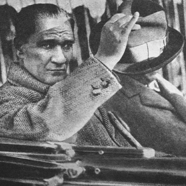 İsmet İnönü, Celal Bayar ve Cemal Işıksel Mustafa Kemal Atatürk'ü anlatıyor