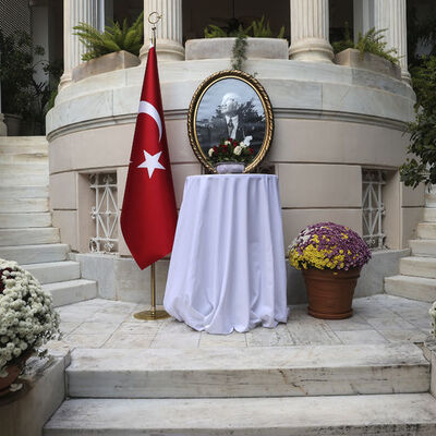 Dünyanın dört bir yanında Atatürk anıldı!