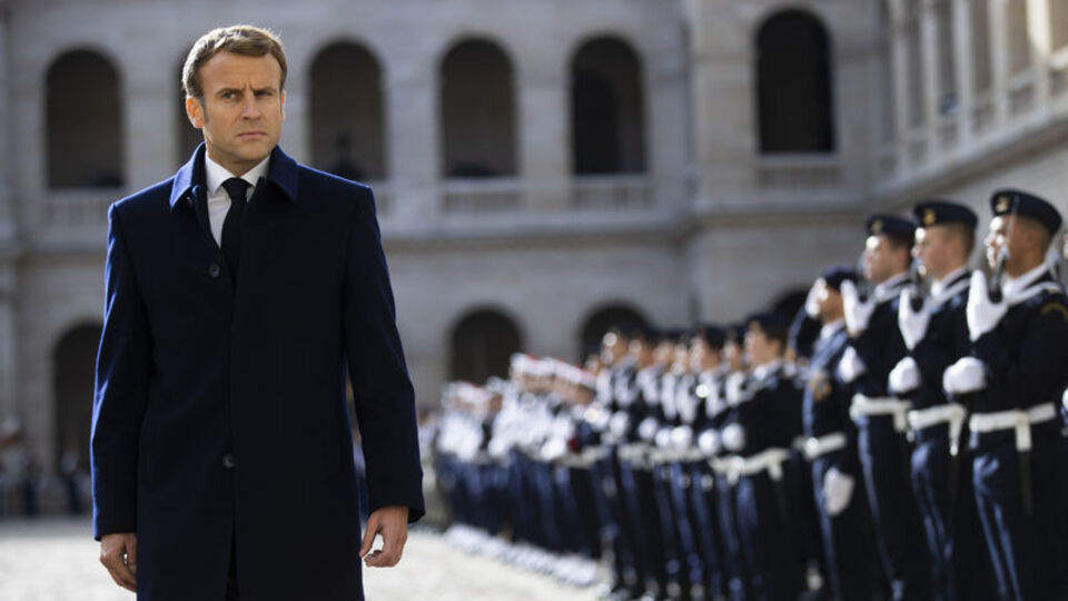 "Macron istifa" dedi: Psikiyatri servisine yatırıldı!