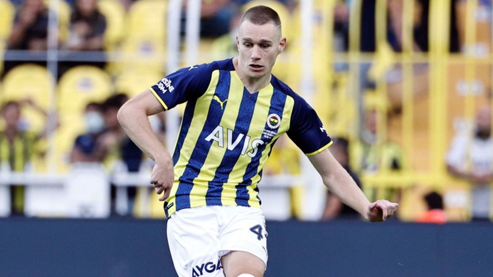 Devlerden Szalai için servet!