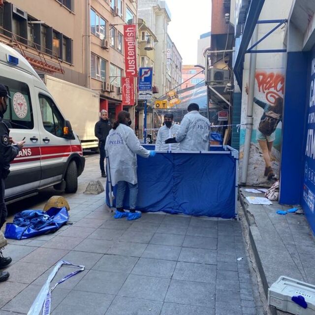 İstanbul'da evsiz adam ölü bulundu