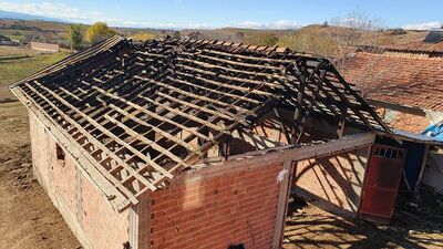 Esrarengiz ev! 16 günde 17 kez yandı