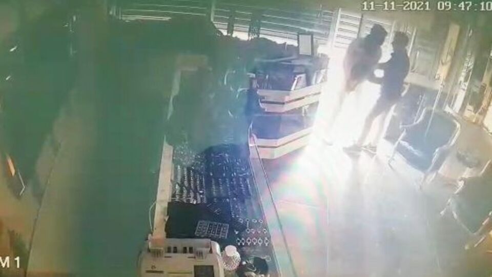 Bursa'da kuyumcu soydu İstanbul'da yakalandı!