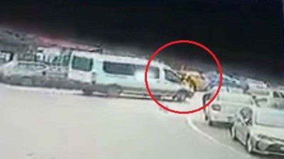 Bir koca vahşeti daha! Eşini minibüsle ezdi