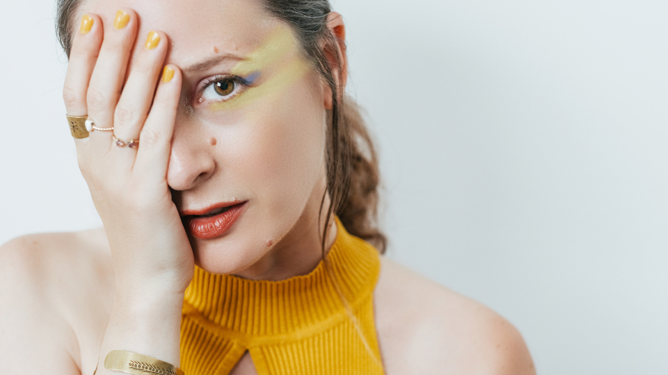 Güneş Özgeç'in yeni teklisi yayında