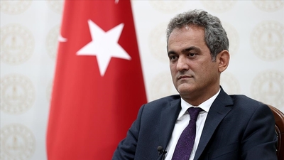 Bakan Özer'den öğrenci ve öğretmenlere 'ara tatil' mesajı