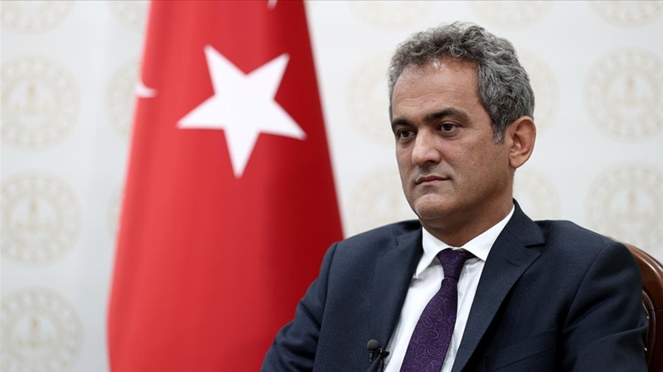 Bakan Özer'den öğrenci ve öğretmenlere 'ara tatil' mesajı
