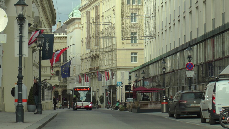 O ülkede aşı yaptırmayanlara sokak kısıtlaması!