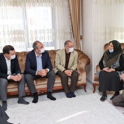 Adalet Bakanı Gül'den acılı aileye ziyaret