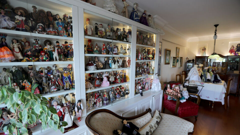 Çeyrek asırda 120 ülkeden 500 oyuncak bebek topladı