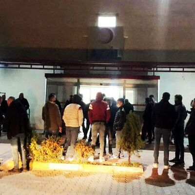 Düğünde ortalık karıştı! 'Yan baktın' dehşeti!