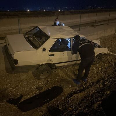 Otomobilini çevredekilerin üstünü sürdü!