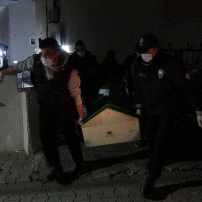 Anne ve babasını öldürüp intihar etti!