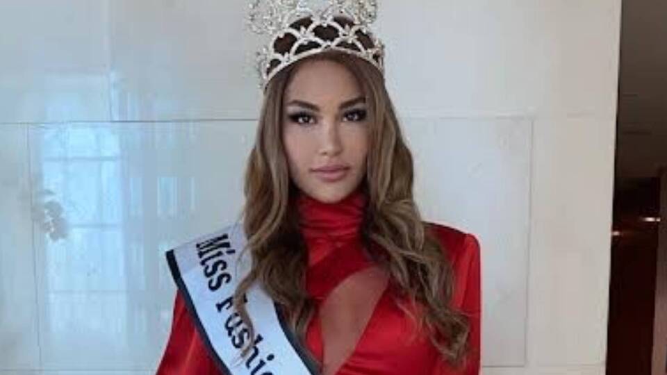 Miss Fashion World'de dereceye girdi: Sürpriz olmadı