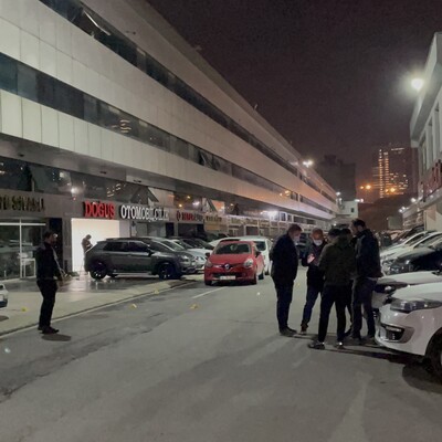 Galeride kanlı infaz! Husumetlileri kurşun yağdırdı