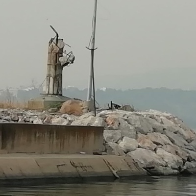 İzmir'de üç heykele saldırı! Parça parça ettiler