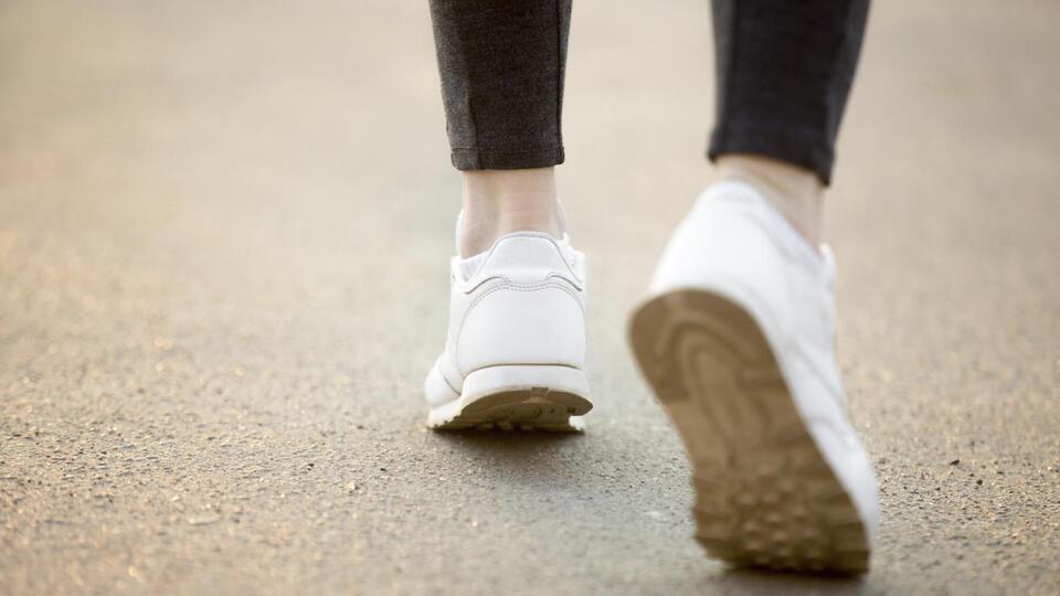 Ayakkabı gıcırtısını ne geçirir?