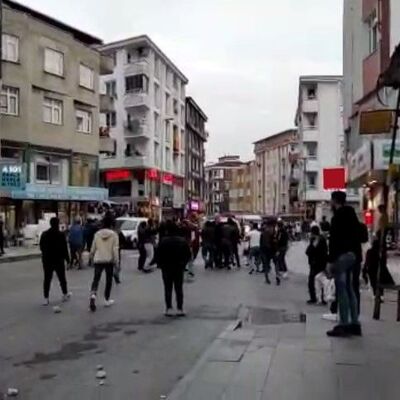 Sopalı, satırlı, taşlı kavga!