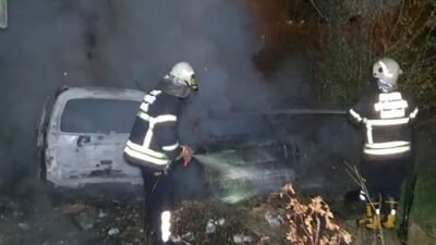 Nazilli'de iki otomobil kundaklandı