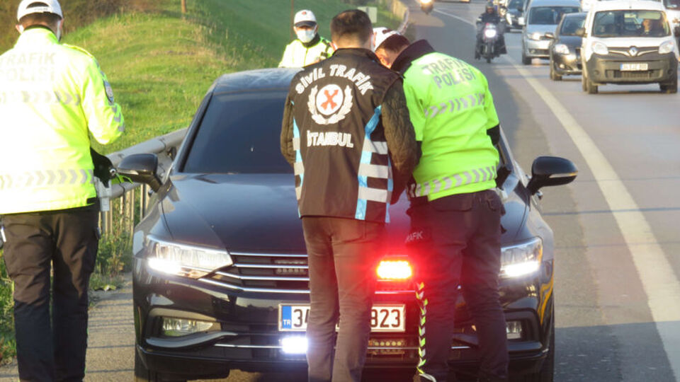 İstanbul'da "çakarlı araç" denetimi