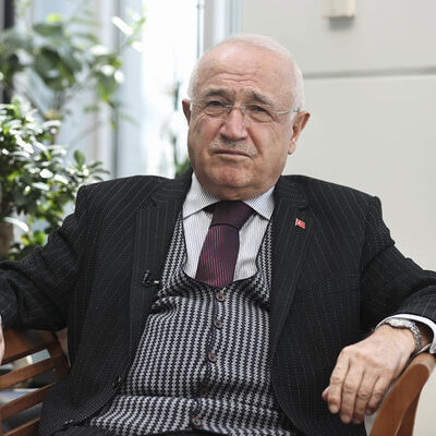 Cemil Çiçek: Yüzde 50+1'de herkesin tereddütü var