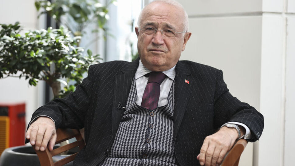 Cemil Çiçek: Yüzde 50+1'de herkesin tereddütü var