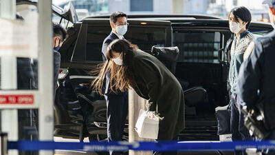 Kraliyetten vazgeçen prenses 'sıradan' hayatına başladı