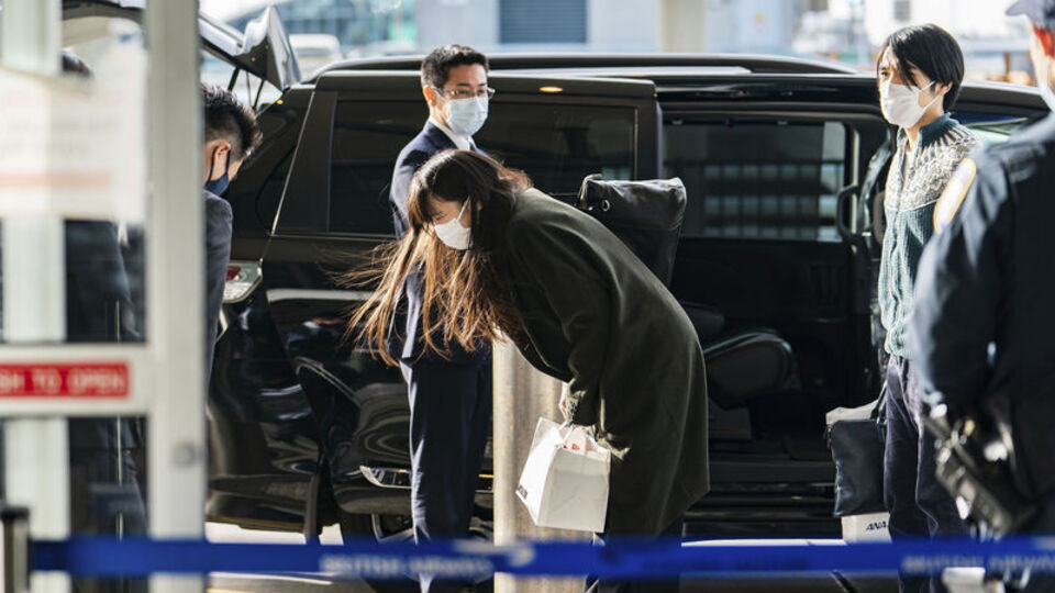 Kraliyetten vazgeçen prenses 'sıradan' hayatına başladı