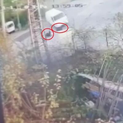 Minibüsün freni patladı! İki kadın yürüyordu!